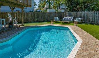 310 MAGNOLIA St, Atlantic Beach, FL 32233