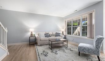 2808 Barclay Way, Ann Arbor, MI 48105