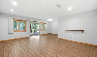 1097 Oak Tree Rd, Akron, OH 44320