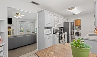 813 E 2nd St, Weatherford, TX 76086