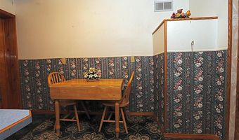 712 Duckett St, Advance, MO 63730