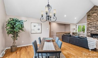 16 Canterbury Dr, Arden, NC 28704