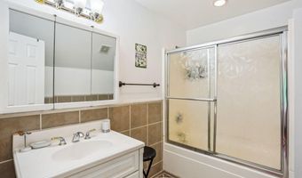 9201 LAUREL OAK Dr, Bethesda, MD 20817