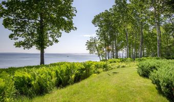 155 Bayside Dr, Belfast, ME 04915