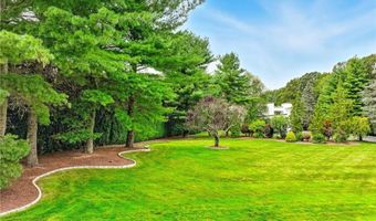 129 Valerie Ct, Cranston, RI 02921