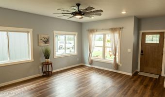 6806 Selkirk St, Bonners Ferry, ID 83805