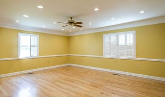 220 Lakeshore Dr, Alma, GA 31510