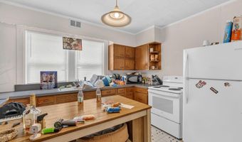 77 Center St, Bangor, ME 04401