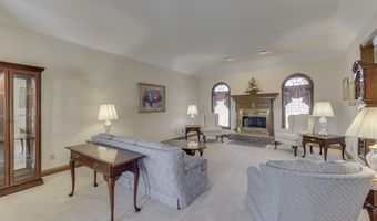 8896 Classic View Dr, Indianapolis, IN 46217