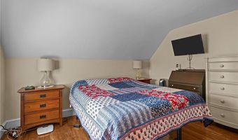 34 Aldrich Ave, Cranston, RI 02920
