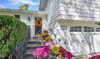 690 Garnette Rd, Akron, OH 44313