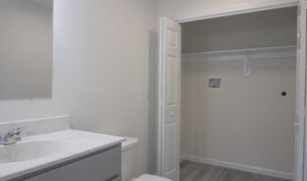 111 Center Dr, Blakeslee, PA 18610