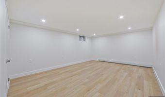 21 E Central Ave, Bergenfield, NJ 07621