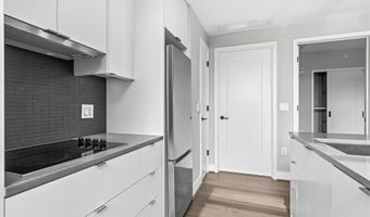 1300 4TH St SE 901, Washington, DC 20003