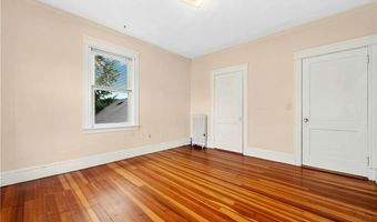 39 Ferncliff Ave, North Providence, RI 02911