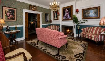 2004 SEVEN MEADOWS Ln, Appomattox, VA 24522