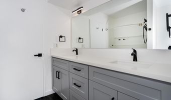 5700 Baltimore Dr 16, La Mesa, CA 91942