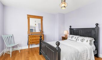 7 Clarkes Village Rd, Jamestown, RI 02835
