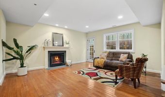 7106 EXETER Rd, Bethesda, MD 20814