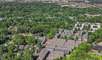 300 Twinflower Ln, Charlotte, NC 28205