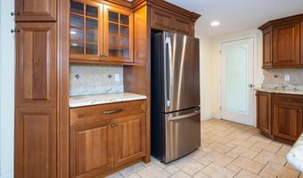 153 12th St, Belford, NJ 07718