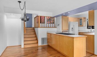 327 Ravenwood Pl, Ashland, OR 97520