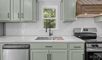674 Dunlevie Rd, Allenhurst, GA 31301