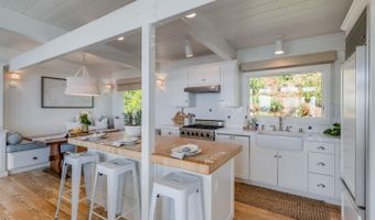 621 Beach Dr, Aptos, CA 95003