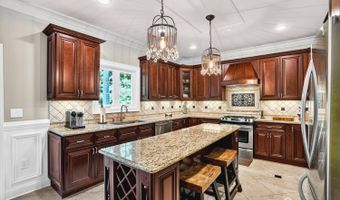 45 White Oak Ln, Aberdeen, NJ 07747