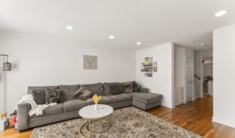 403 Copper Square Dr 403, Bethel, CT 06801