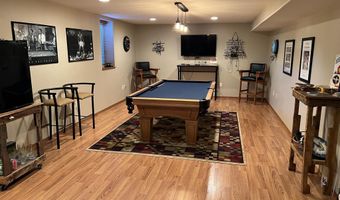 1109 Clover Ct, Aberdeen, SD 57401