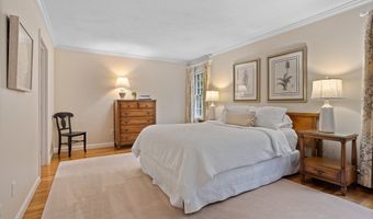 19 Lincoln Dr, Acton, MA 01720