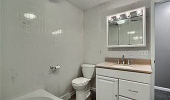 706 Hall Rd, Clay, PA 16001