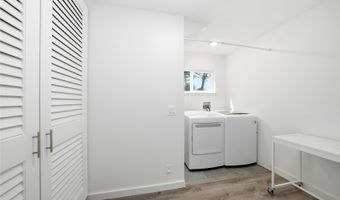 1386 Nanialii St, Kailua, HI 96734