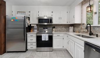 5 Teakwood Dr, Coventry, RI 02816