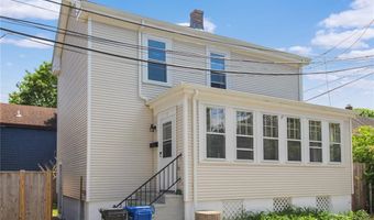 5 Davis Ct, Newport, RI 02840