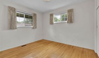 7161 Val Brook Ln, Affton, MO 63123