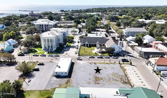161 Main St, Bay St. Louis, MS 39520