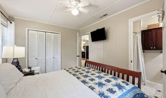 614 Country Club Dr, Arapahoe, NC 28510