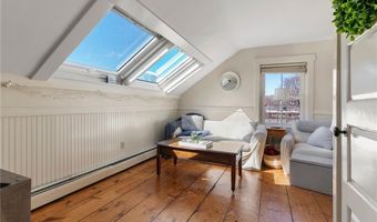 29 Marsh St 3, Newport, RI 02840