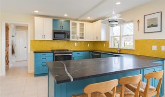 400 Third Beach Rd, Middletown, RI 02842