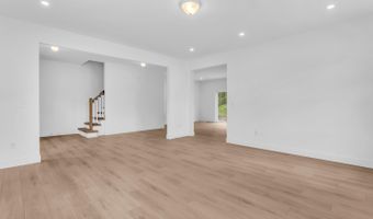 389 Southern Blvd, Bayville, NJ 08721