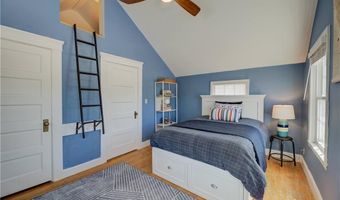 220 Narragansett Ave, Barrington, RI 02806