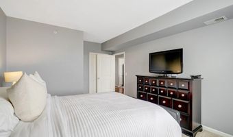 851 N GLEBE Rd 1911, Arlington, VA 22203