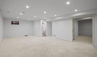 126 Asilomar Ct, Ballwin, MO 63021