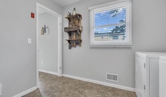 1400 Mizzen Ave, Beachwood, NJ 08722