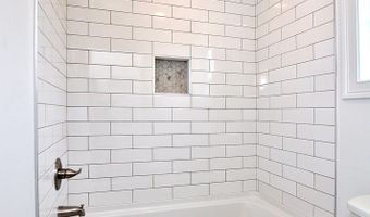 81 Club Dr, Berlin, CT 06037