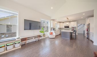 3081 N Spurway Dr, Ann Arbor, MI 48105