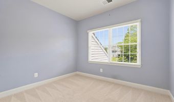 19704 STANFORD HALL Pl, Ashburn, VA 20147