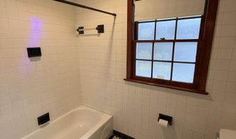 1085 Cherokee St, Biloxi, MS 39530